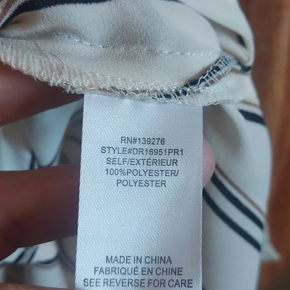 Daniel Rainn NWOT short sleeve striped blouse with split side hem, Medium - Picture 4 of 14